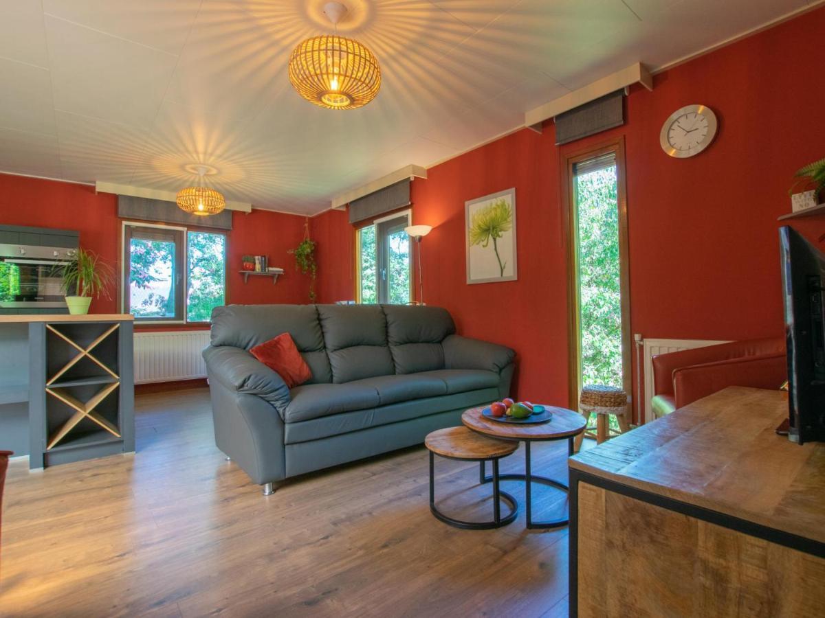 Witte Bungalow Uden Exterior foto