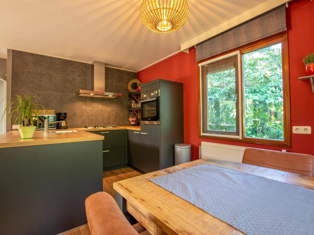 Witte Bungalow Uden Exterior foto