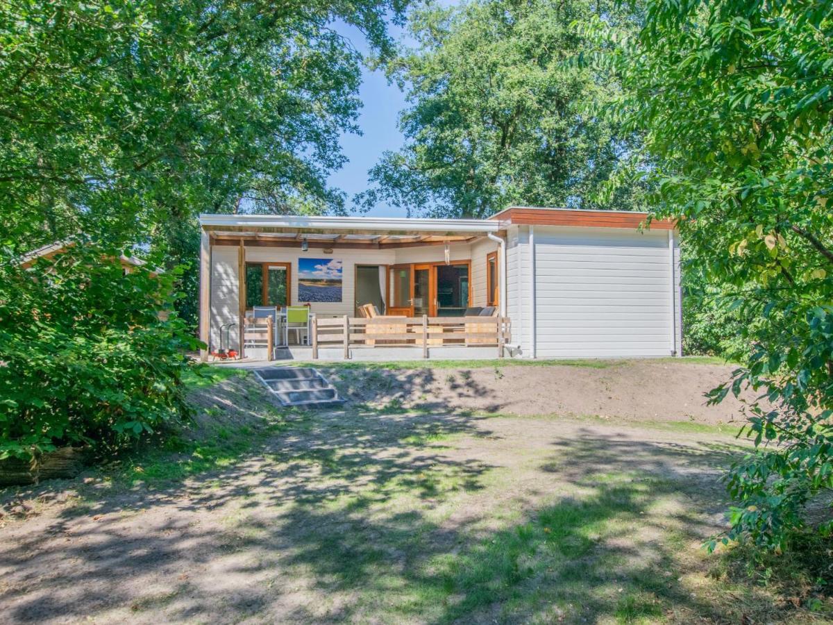 Witte Bungalow Uden Exterior foto